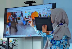 Cahaya dari Ruang Kelas Digital: Guru Hebat, Cermin Indonesia Kuat