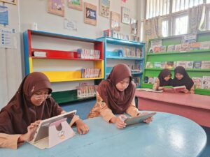 Merangkai Kata, Menyalakan Dunia: Membangun Budaya Literasi dari Ruang Kelas BK
